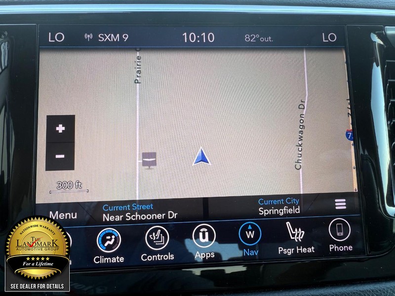 Chrysler Pacifica Vehicle Full-screen Gallery Image 15