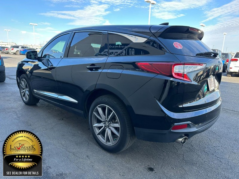 Acura RDX Vehicle Full-screen Gallery Image 7