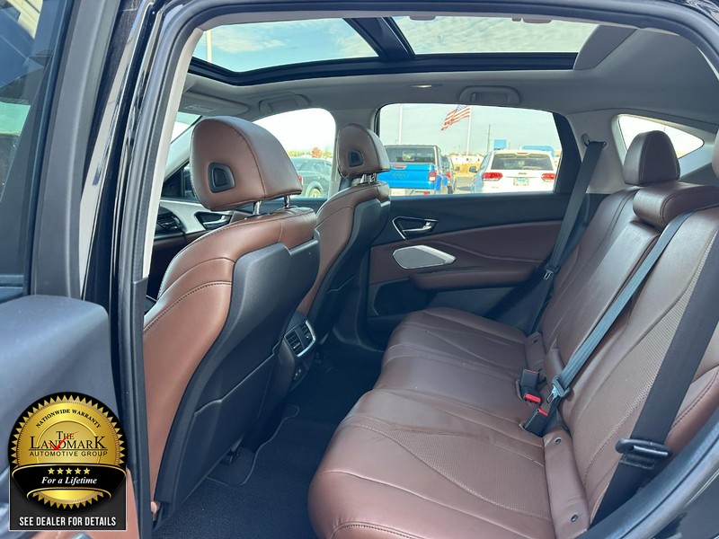 Acura RDX Vehicle Full-screen Gallery Image 10