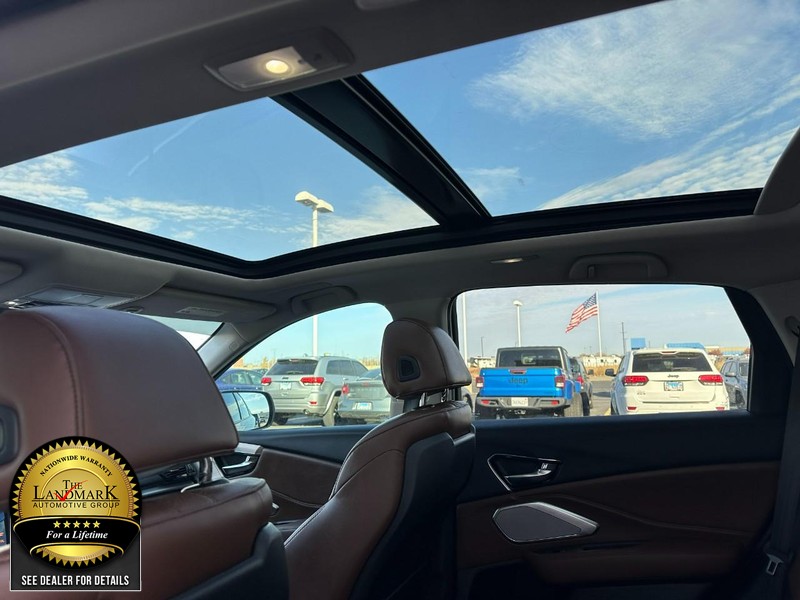 Acura RDX Vehicle Full-screen Gallery Image 11