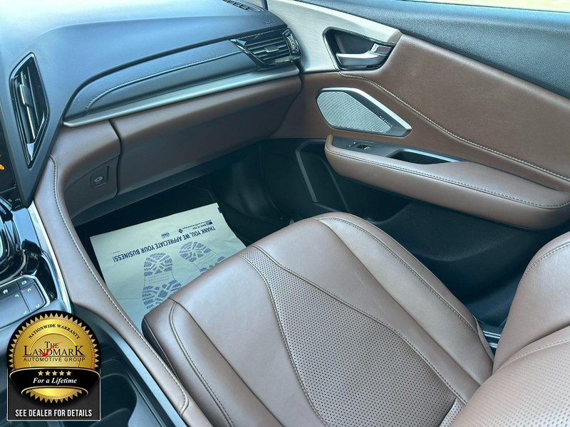 Acura RDX Vehicle Full-screen Gallery Image 17