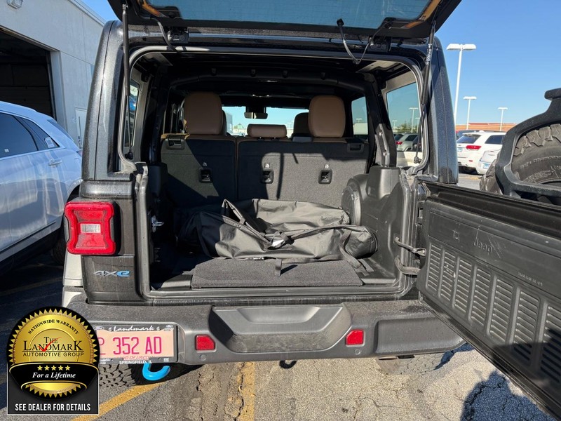 Jeep Wrangler 4xe Vehicle Full-screen Gallery Image 19