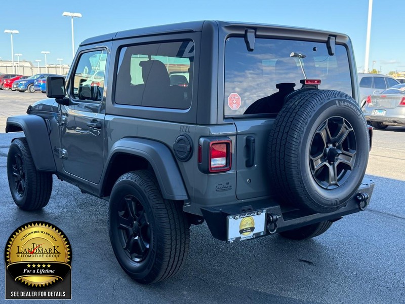 Jeep Wrangler Vehicle Full-screen Gallery Image 6