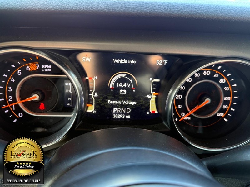 Jeep Wrangler Vehicle Full-screen Gallery Image 12