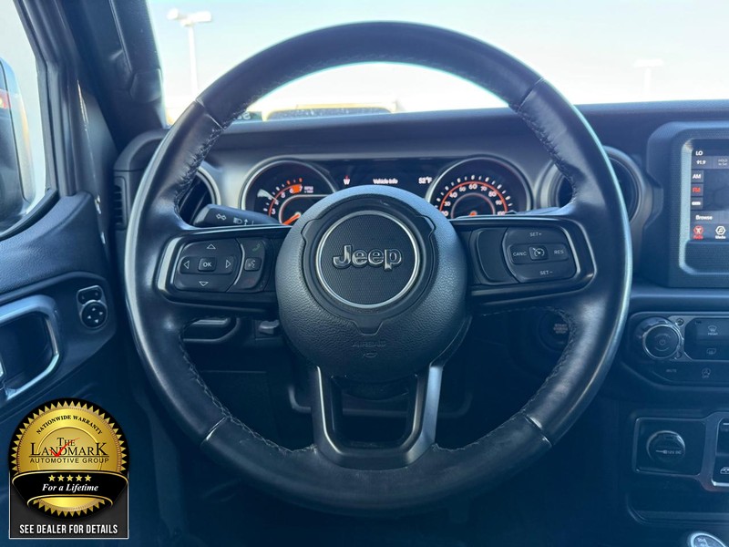 Jeep Wrangler Vehicle Full-screen Gallery Image 16