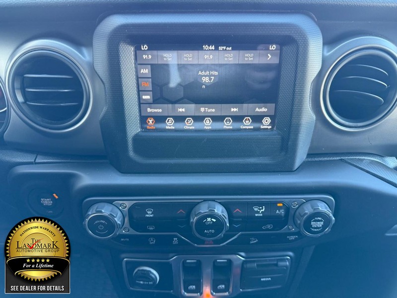 Jeep Wrangler Vehicle Full-screen Gallery Image 17