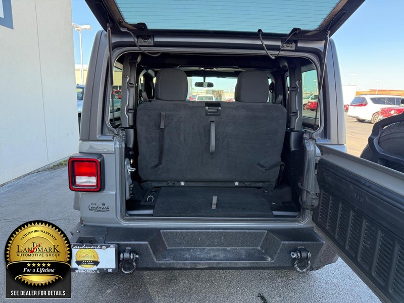 Jeep Wrangler Vehicle Full-screen Gallery Image 18