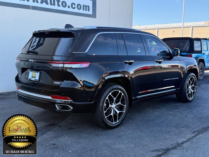 Jeep Grand Cherokee Vehicle Full-screen Gallery Image 3