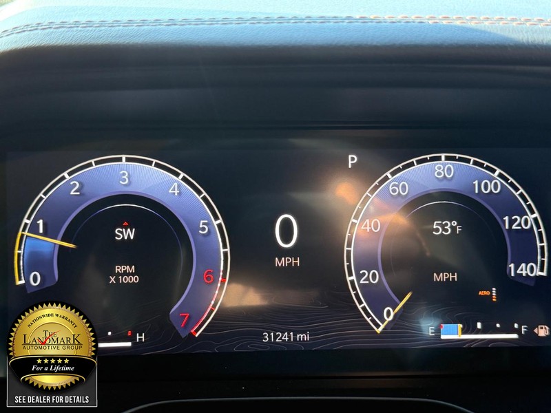 Jeep Grand Cherokee Vehicle Full-screen Gallery Image 12