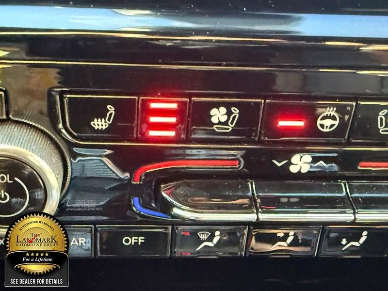 Jeep Grand Cherokee Vehicle Full-screen Gallery Image 14