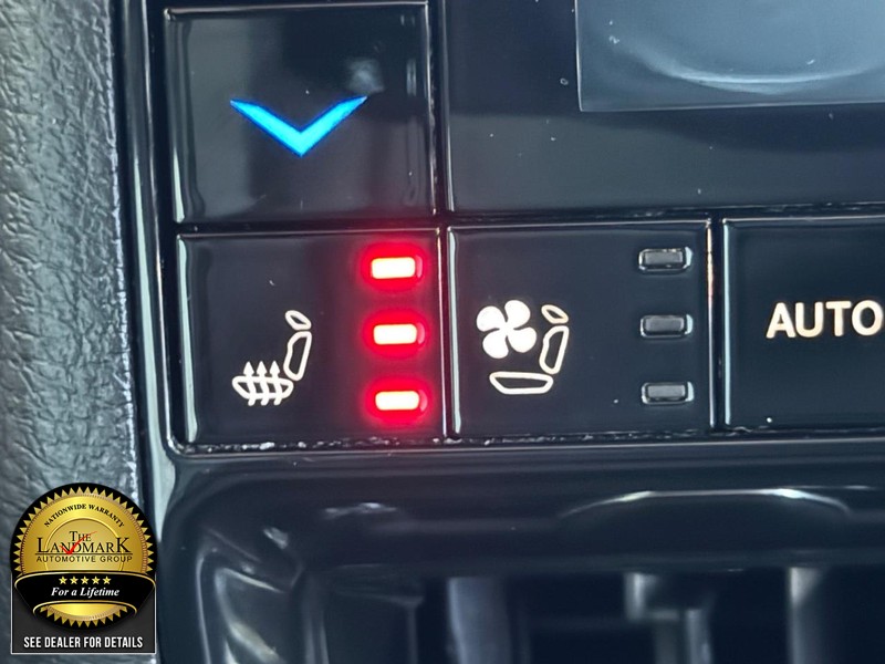 Jeep Grand Cherokee Vehicle Full-screen Gallery Image 19