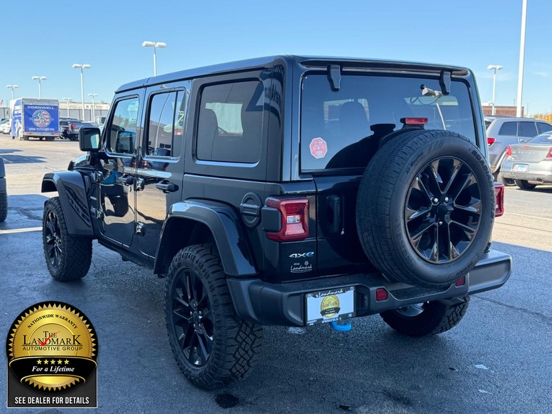 Jeep Wrangler 4xe Vehicle Full-screen Gallery Image 6