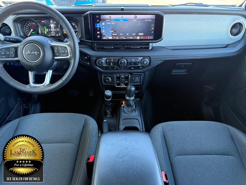 Jeep Wrangler 4xe Vehicle Full-screen Gallery Image 16