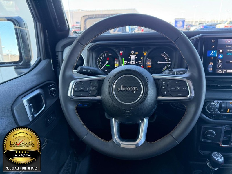 Jeep Wrangler 4xe Vehicle Full-screen Gallery Image 17