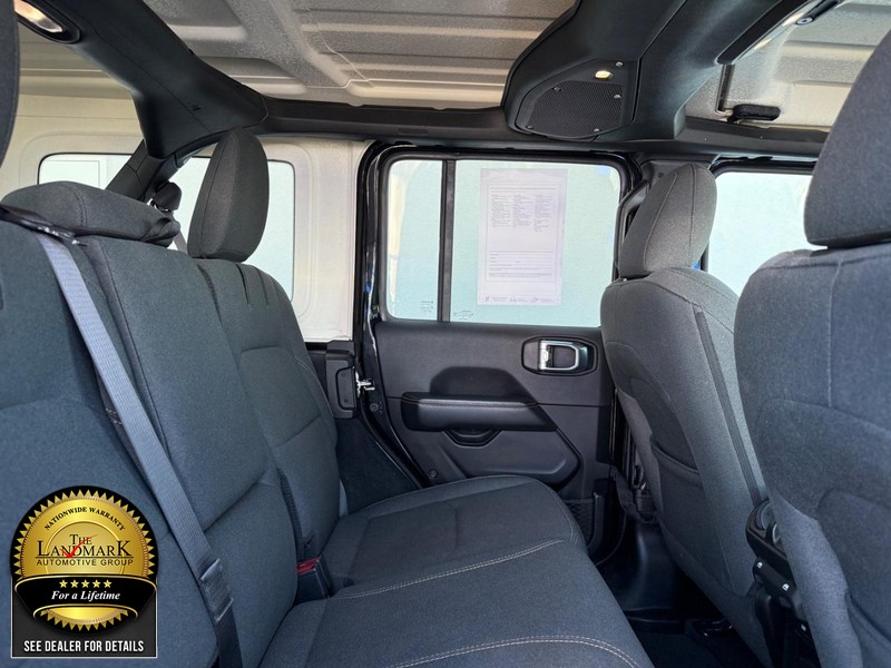 Jeep Wrangler 4xe Vehicle Full-screen Gallery Image 15