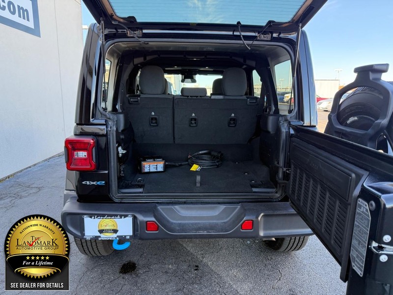 Jeep Wrangler 4xe Vehicle Full-screen Gallery Image 19