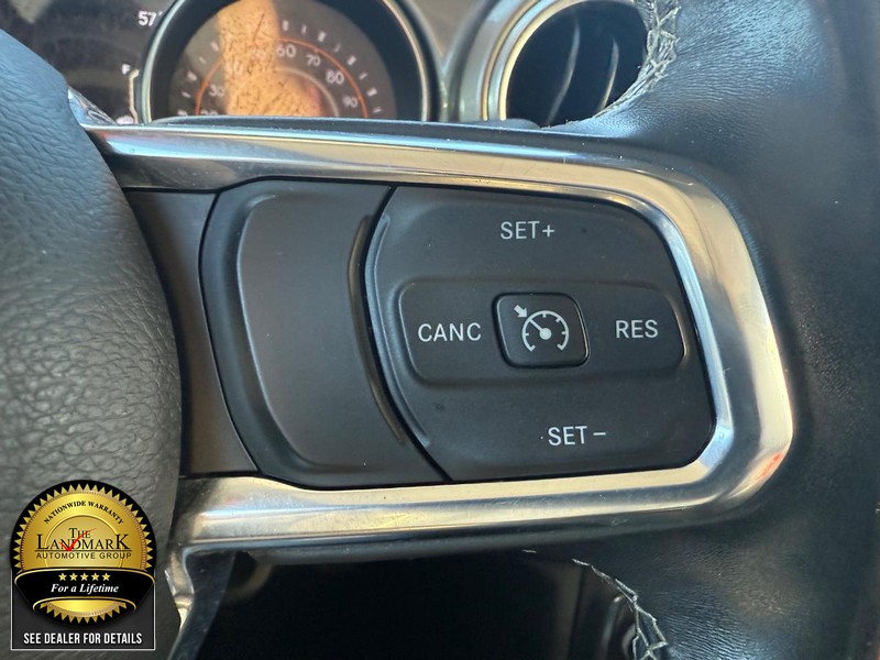 Jeep Wrangler Vehicle Full-screen Gallery Image 11