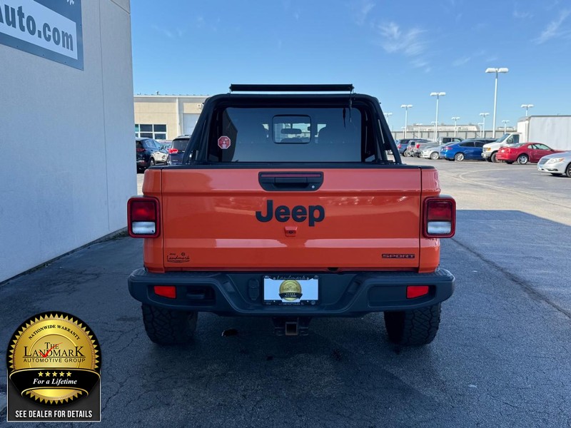 Jeep Gladiator Vehicle Full-screen Gallery Image 7