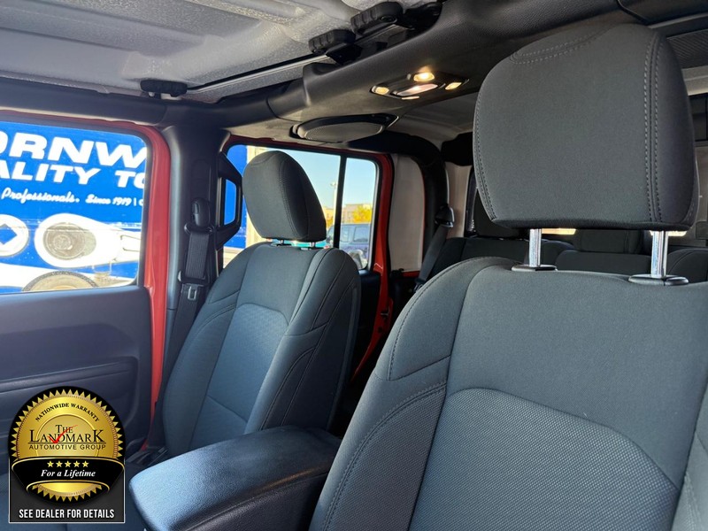 Jeep Gladiator Vehicle Full-screen Gallery Image 9