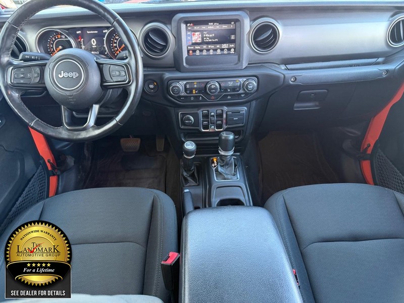 Jeep Gladiator Vehicle Full-screen Gallery Image 16