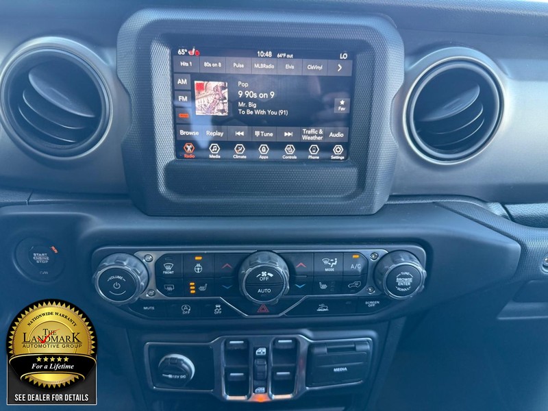 Jeep Gladiator Vehicle Full-screen Gallery Image 18