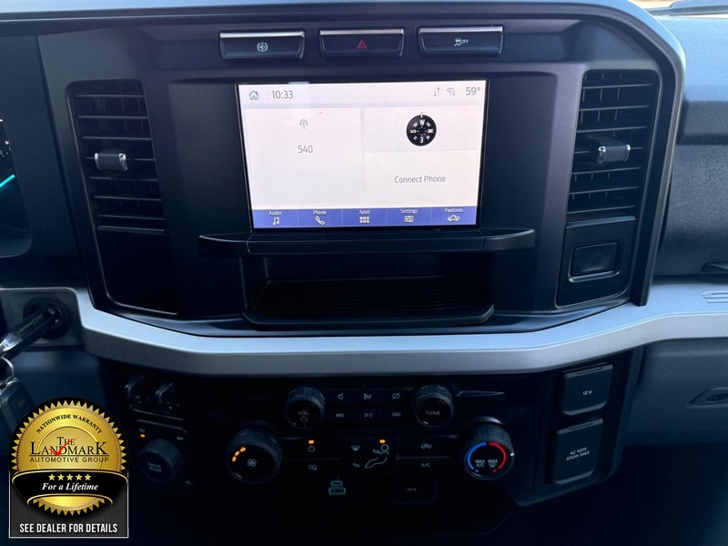 Ford Super Duty F-250 SRW Vehicle Full-screen Gallery Image 16