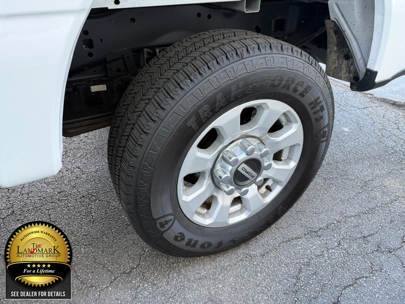 Ford Super Duty F-250 SRW Vehicle Full-screen Gallery Image 18