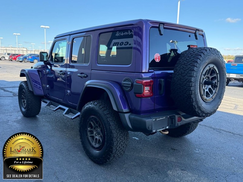 Jeep Wrangler Vehicle Full-screen Gallery Image 6