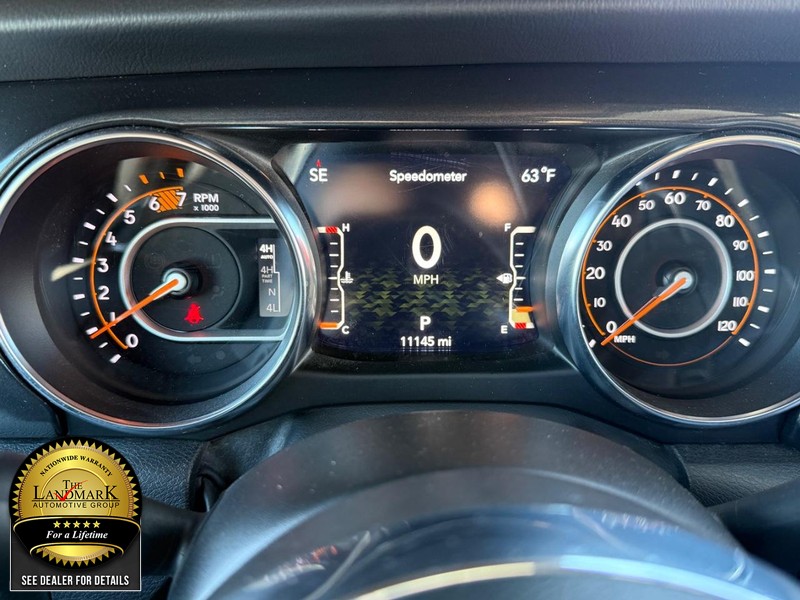 Jeep Wrangler Vehicle Full-screen Gallery Image 12