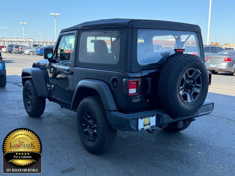 Jeep Wrangler Vehicle Full-screen Gallery Image 6