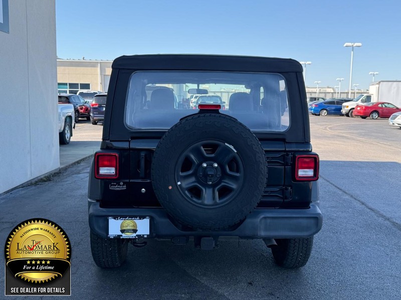 Jeep Wrangler Vehicle Full-screen Gallery Image 7