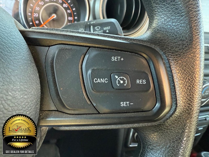 Jeep Wrangler Vehicle Full-screen Gallery Image 11