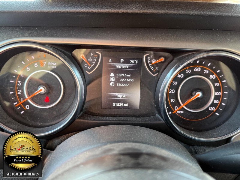 Jeep Wrangler Vehicle Full-screen Gallery Image 12