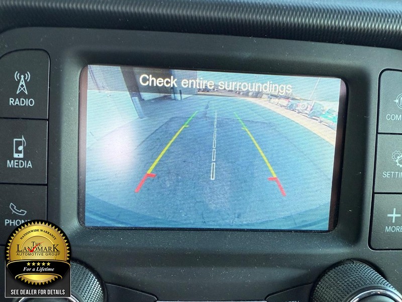 Jeep Wrangler Vehicle Full-screen Gallery Image 13