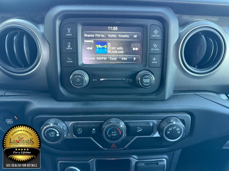 Jeep Wrangler Vehicle Full-screen Gallery Image 17