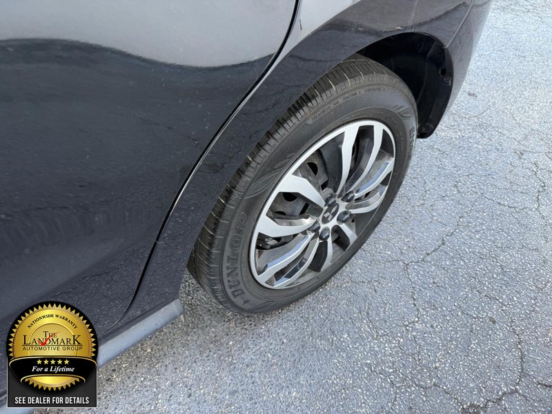 Mitsubishi Mirage Vehicle Full-screen Gallery Image 19