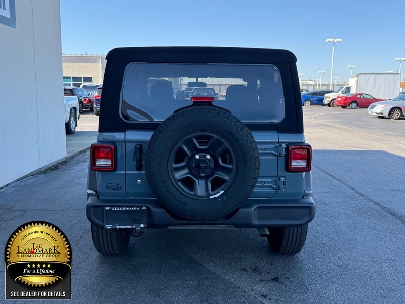 Jeep Wrangler Vehicle Full-screen Gallery Image 7