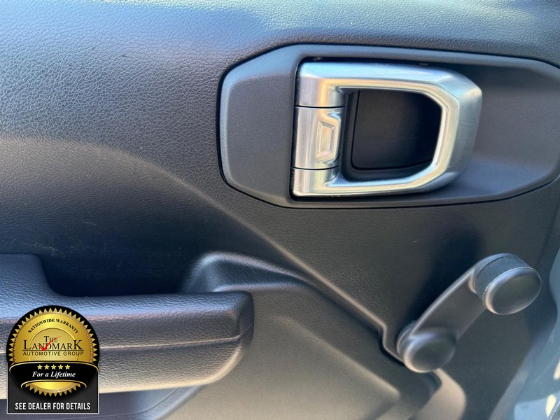 Jeep Wrangler Vehicle Full-screen Gallery Image 8