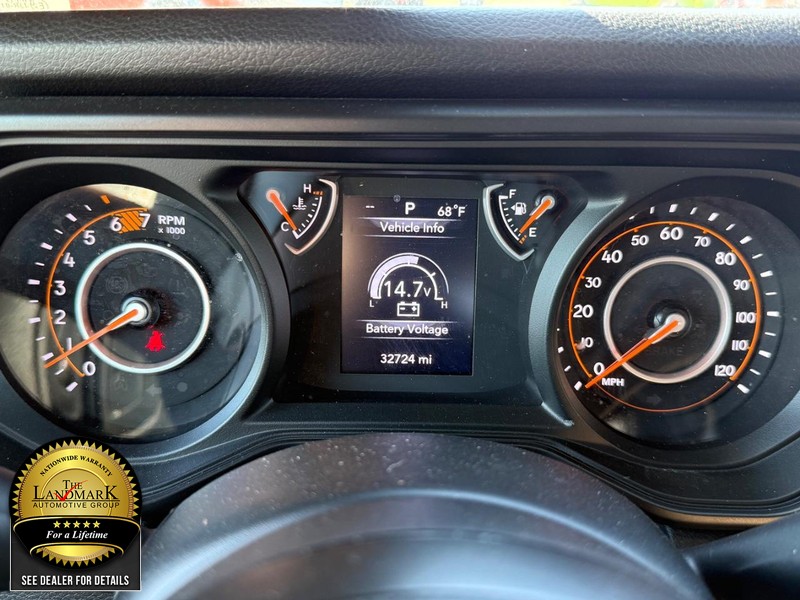 Jeep Wrangler Vehicle Full-screen Gallery Image 12