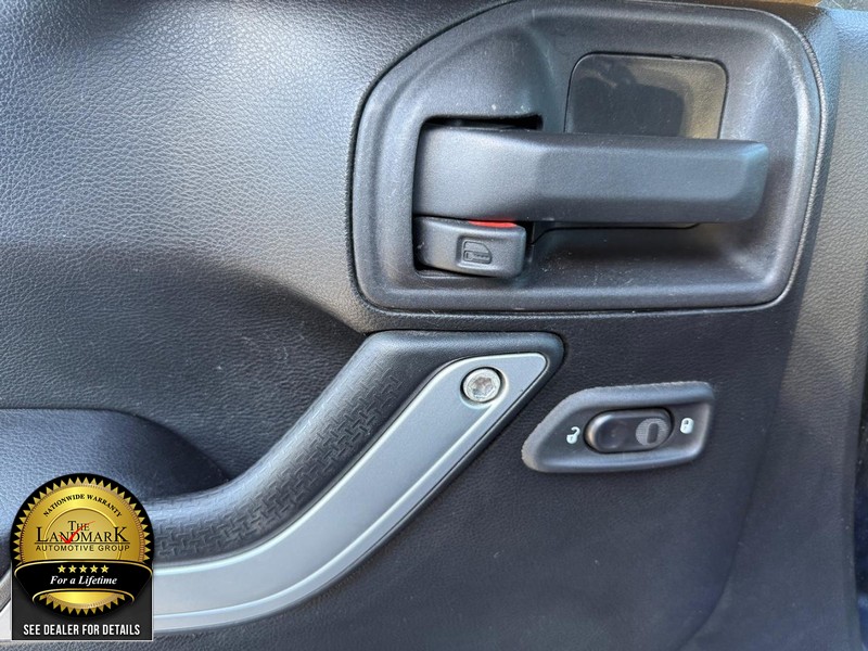 Jeep Wrangler Unlimited Vehicle Full-screen Gallery Image 8