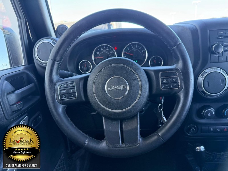 Jeep Wrangler Unlimited Vehicle Full-screen Gallery Image 15