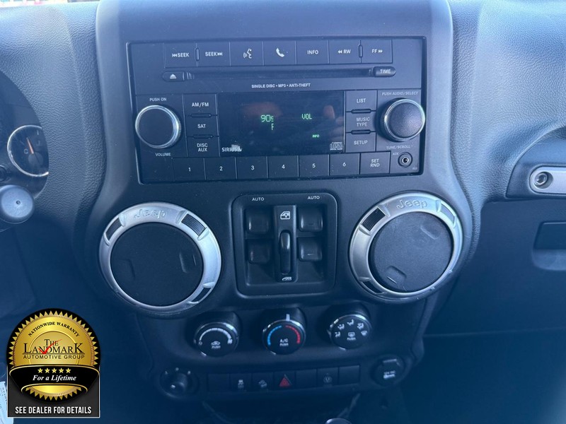 Jeep Wrangler Unlimited Vehicle Full-screen Gallery Image 16