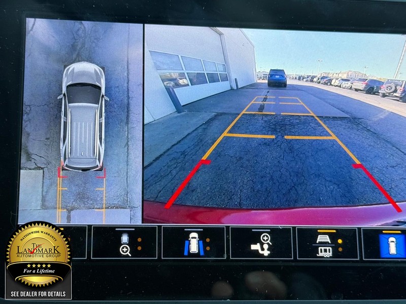 Chevrolet Equinox Vehicle Full-screen Gallery Image 13