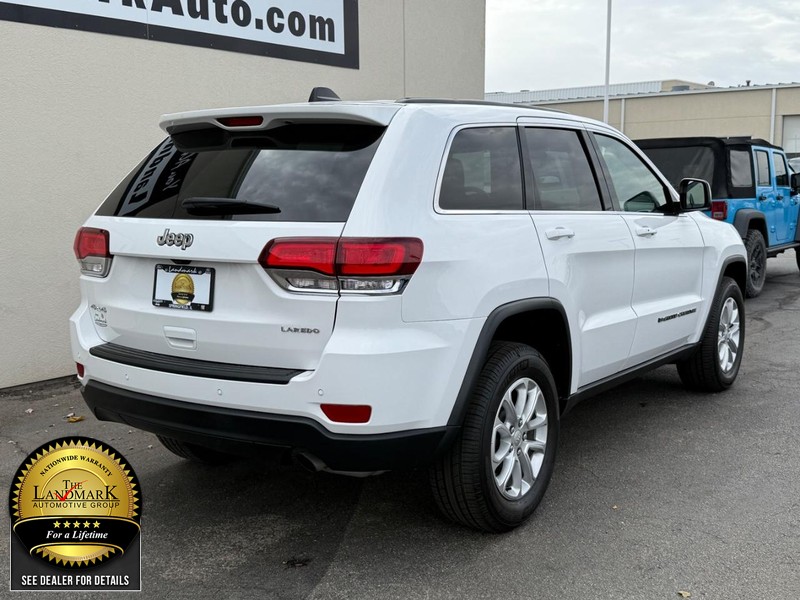 Jeep Grand Cherokee WK Vehicle Full-screen Gallery Image 3