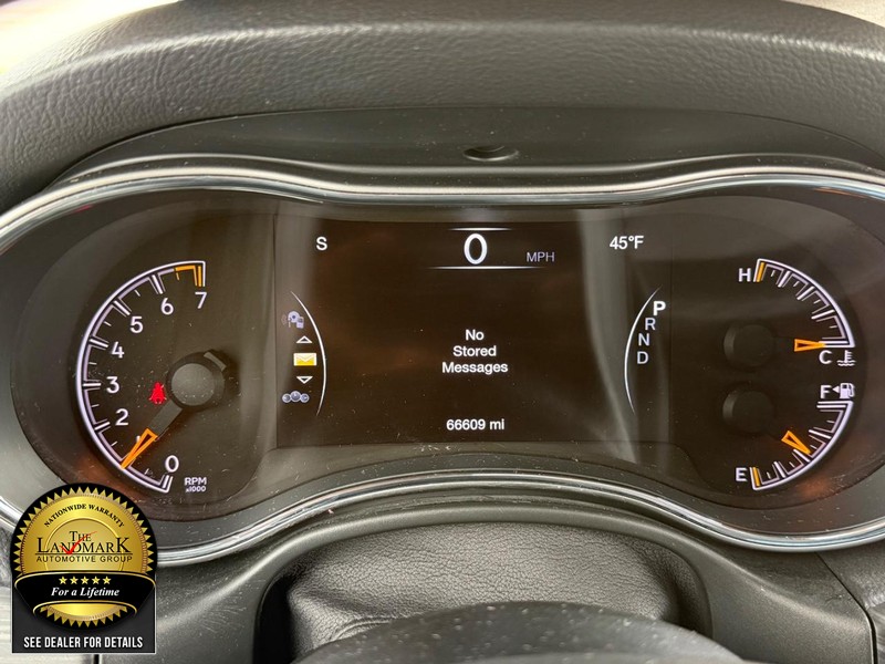 Jeep Grand Cherokee WK Vehicle Full-screen Gallery Image 12