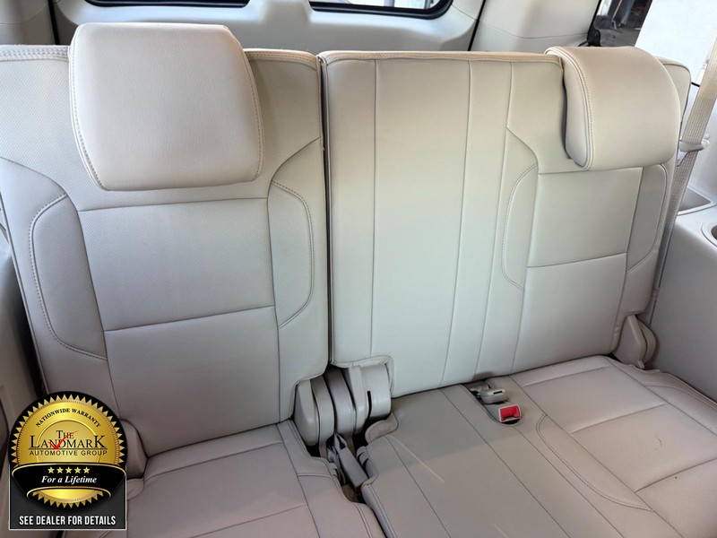 GMC Yukon XL Vehicle Full-screen Gallery Image 20