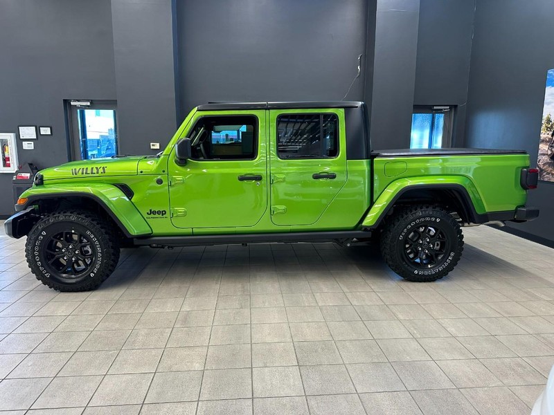 Jeep Gladiator Vehicle Full-screen Gallery Image 2