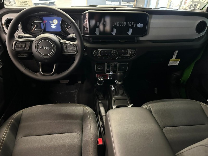 Jeep Gladiator Vehicle Full-screen Gallery Image 5