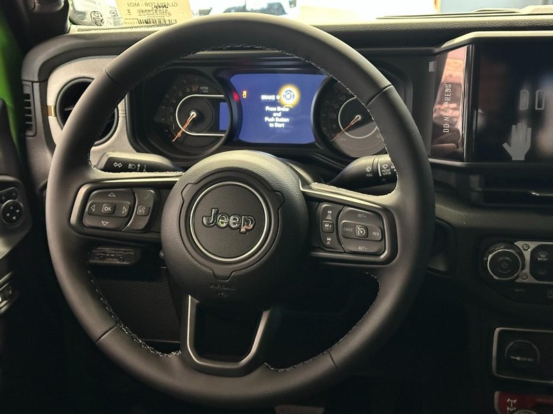 Jeep Gladiator Vehicle Full-screen Gallery Image 6