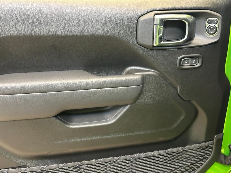 Jeep Gladiator Vehicle Full-screen Gallery Image 8